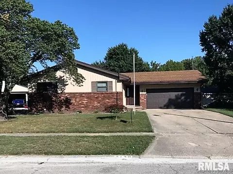 2428 Tamaroa Trl, Springfield, IL 62702 photo 1