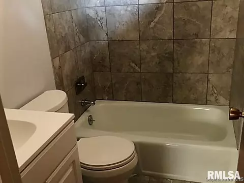 2428 Tamaroa Trl, Springfield, IL 62702 photo 12