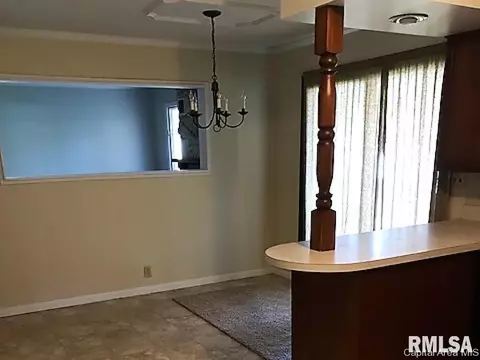 2428 Tamaroa Trl, Springfield, IL 62702 photo 6