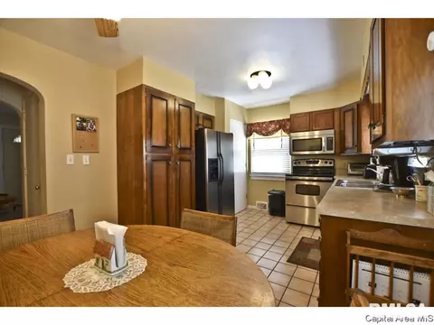 2409 S Whittier Ave, Springfield, IL 62704 photo 11