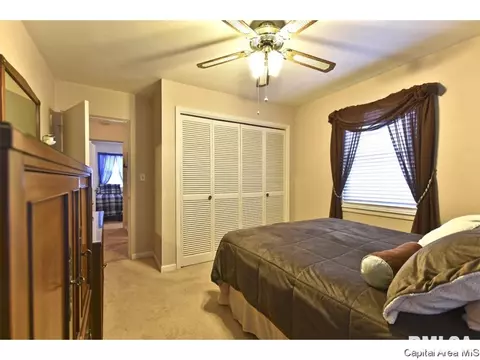2409 S Whittier Ave, Springfield, IL 62704 photo 13