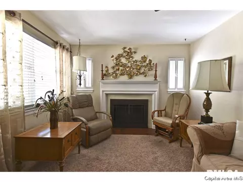 2409 S Whittier Ave, Springfield, IL 62704 photo 5