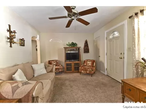 2409 S Whittier Ave, Springfield, IL 62704 photo 4