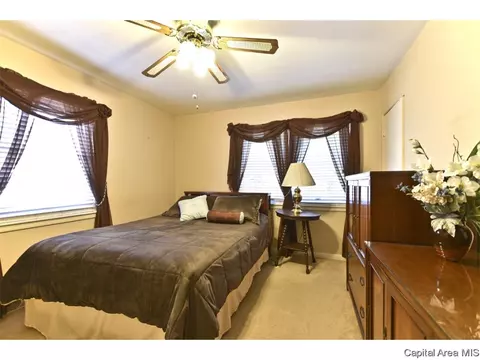 2409 S Whittier Ave, Springfield, IL 62704 photo 12