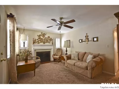 2409 S Whittier Ave, Springfield, IL 62704 photo 6