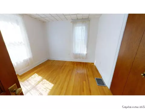 413 W Canedy St, Springfield, IL 62704 photo 11