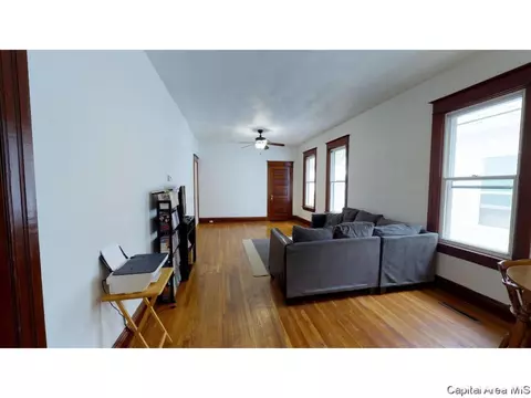 413 W Canedy St, Springfield, IL 62704 photo 2