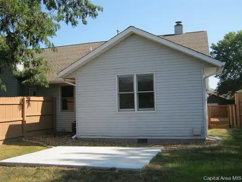 111 Astoria Rd, Springfield, IL 62704 photo 2