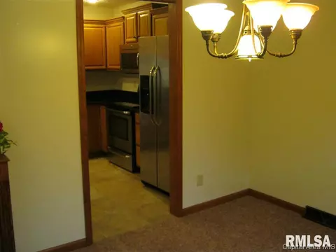 111 Astoria Rd, Springfield, IL 62704 photo 14