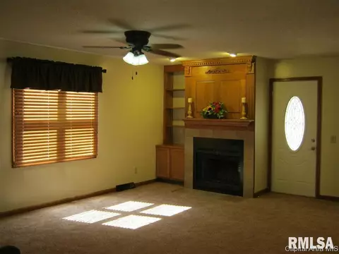 111 Astoria Rd, Springfield, IL 62704 photo 5
