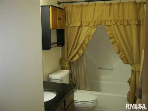 111 Astoria Rd, Springfield, IL 62704 photo 12