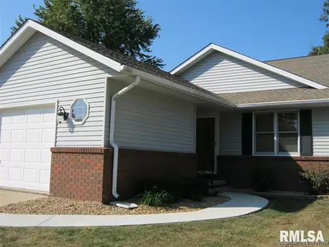 111 Astoria Rd, Springfield, IL 62704 photo 1
