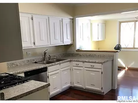 1107 Johnson Ln, Springfield, IL 62702 photo 5