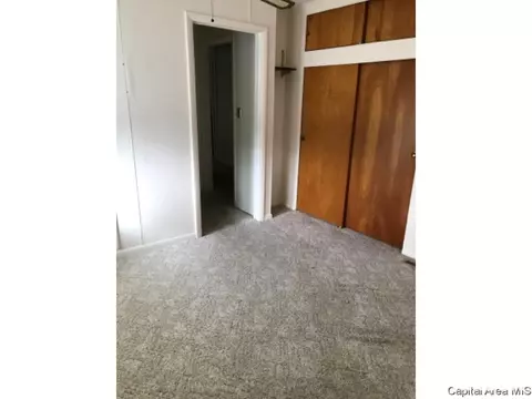124 E Olive St, Virden, IL 62690 photo 8