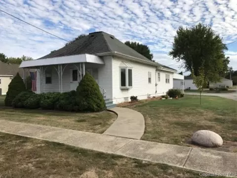 124 E Olive St, Virden, IL 62690 photo 16