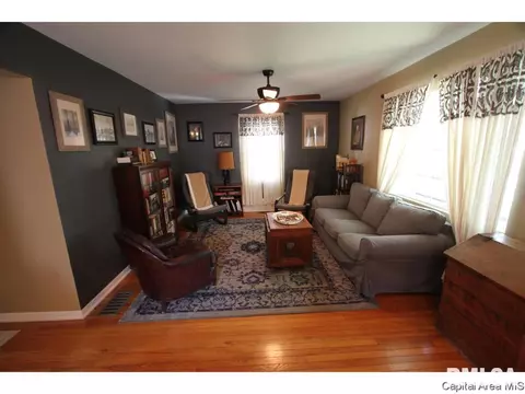 813 Loraine Ave, Springfield, IL 62704 photo 2