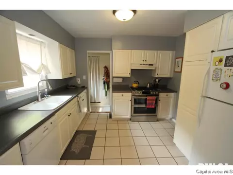 813 Loraine Ave, Springfield, IL 62704 photo 5