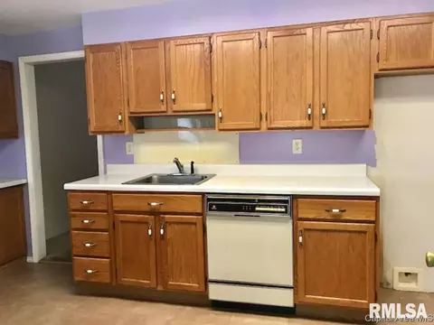 516 N Wesley St, Springfield, IL 62702 photo 3
