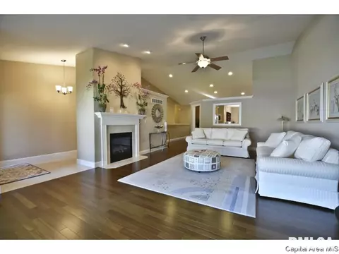 1716 Interlacken Rd, Springfield, IL 62704 photo 5