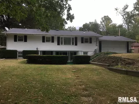 201 N Maple St, Athens, IL 62613 photo 10