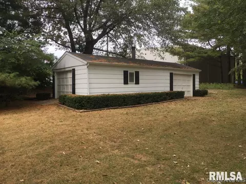 201 N Maple St, Athens, IL 62613 photo 6