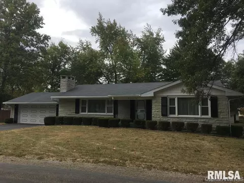 201 N Maple St, Athens, IL 62613 photo 1