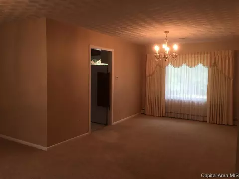 201 N Maple St, Athens, IL 62613 photo 16