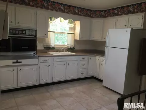 201 N Maple St, Athens, IL 62613 photo 17