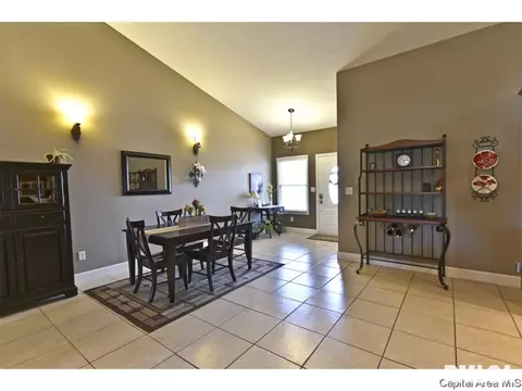 5407 Biltmore Dr, Springfield, IL 62711 photo 4