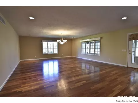 2516 Chicory Dr, Springfield, IL 62711 photo 8