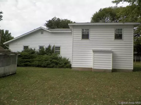 121 N Johnson St, Oneida, IL 61467 photo 5