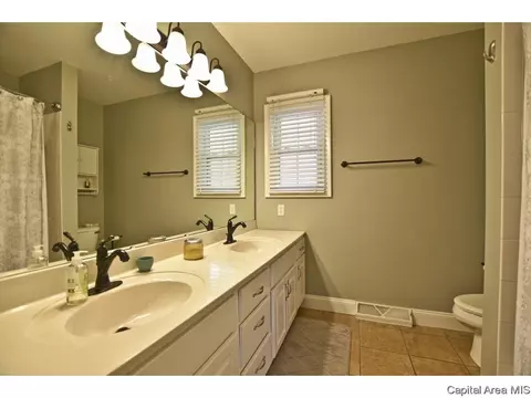1337 E Lake Shore Dr, Springfield, IL 62712 photo 18