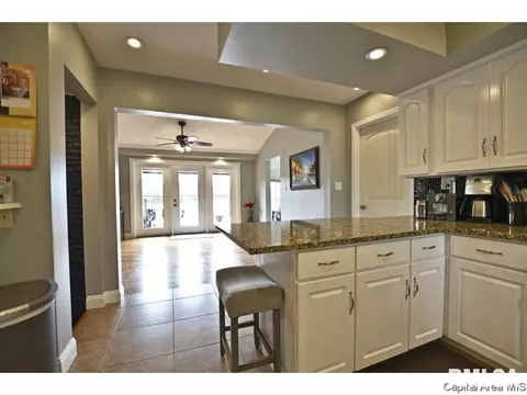 1337 E Lake Shore Dr, Springfield, IL 62712 photo 13