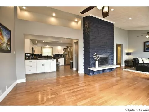 1337 E Lake Shore Dr, Springfield, IL 62712 photo 10