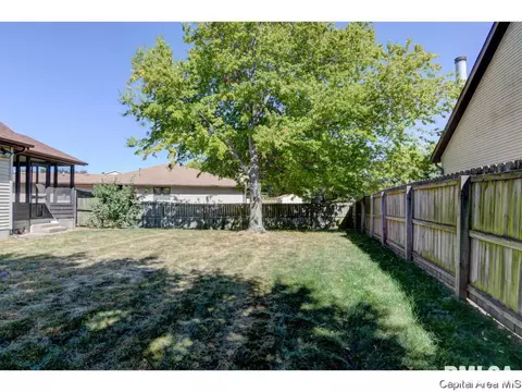 1718 Devonwood Dr, Springfield, IL 62704 photo 34