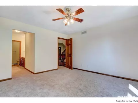 1718 Devonwood Dr, Springfield, IL 62704 photo 13