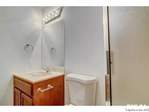 1718 Devonwood Dr, Springfield, IL 62704 photo 21