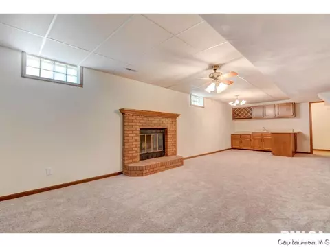 1718 Devonwood Dr, Springfield, IL 62704 photo 25