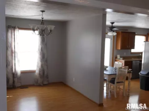 4112 Mccormick Dr, Springfield, IL 62707 photo 6