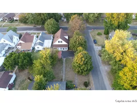 602 W Maple Ave N, Springfield, IL 62702 photo 2