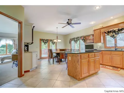 4004 Stone Bridge Rd, Springfield, IL 62711 photo 8