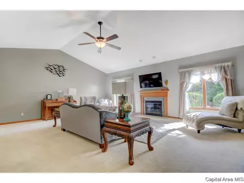 4004 Stone Bridge Rd, Springfield, IL 62711 photo 6