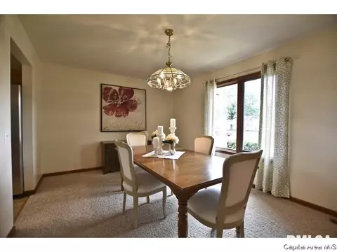 2204 Redlands Dr, Springfield, IL 62711 photo 12