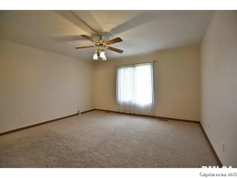 2204 Redlands Dr, Springfield, IL 62711 photo 17