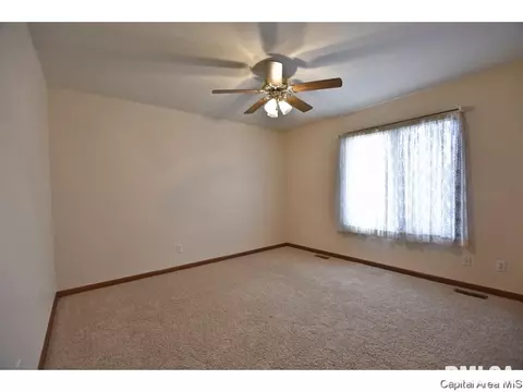 2204 Redlands Dr, Springfield, IL 62711 photo 21