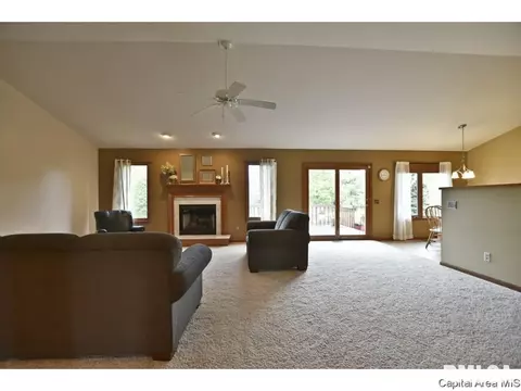 2204 Redlands Dr, Springfield, IL 62711 photo 5