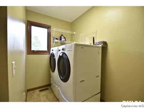 2204 Redlands Dr, Springfield, IL 62711 photo 13