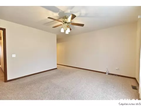 2204 Redlands Dr, Springfield, IL 62711 photo 14