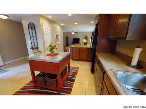 2 Golf Rd, Springfield, IL 62704 photo 11