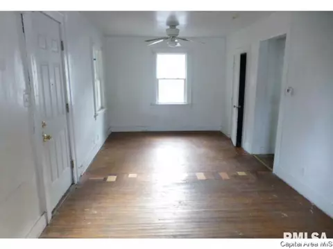 1921 E Pine St, Springfield, IL 62703 photo 2